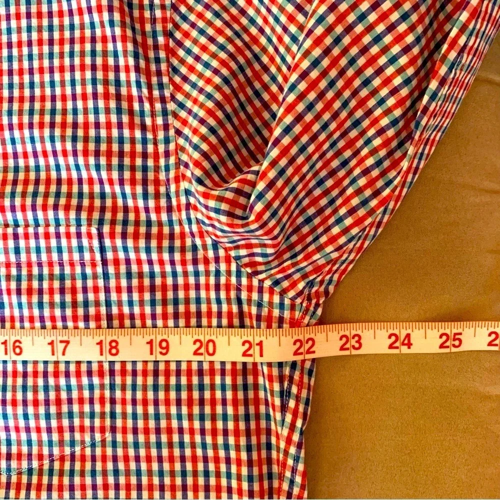 J. CREW. Red/White Checked, Long Sleeves Shirt.‎ Size L. 100% Cotton. Slim fit.